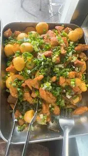 Hình ảnh cơm thịt kho trứng cut