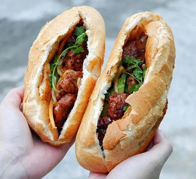 Hình ảnh Bánh Mì Kẹp 3 Xiên 