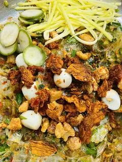 Hình ảnh bánh tráng ủ bơ trộn full topping 