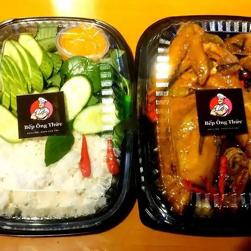 Hình ảnh 1/2 Gà Tre Hấp Mắm Nhỉ  - Rau sống - Nước chấm