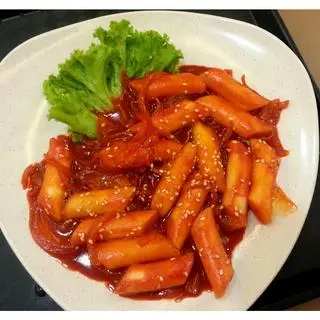 Hình ảnh Tokpokki trộn sốt cay ngọt 