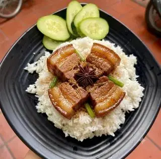 Hình ảnh Cơm thịt kho tàu