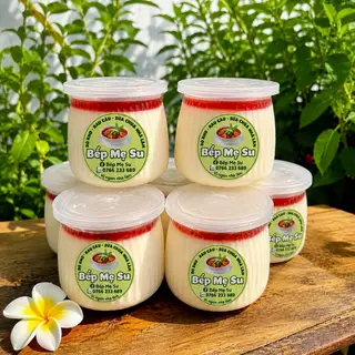 Hình ảnh Sữa chua Dâu Tây dẻo mình nhà làm ( 2 hộp) 