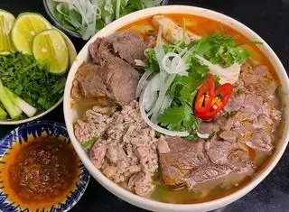 Hình ảnh Bún bò sườn sụn + nạm