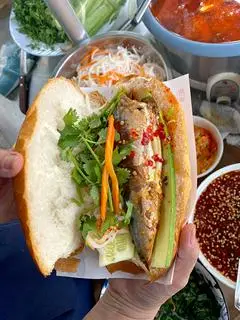 Hình ảnh Bánh Mì Cá Mòi