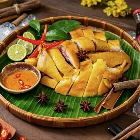 Hình ảnh Gà ủ muối hoa tiêu - nửa con