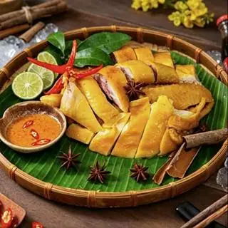 Hình ảnh Gà ủ muối hoa tiêu - nửa con