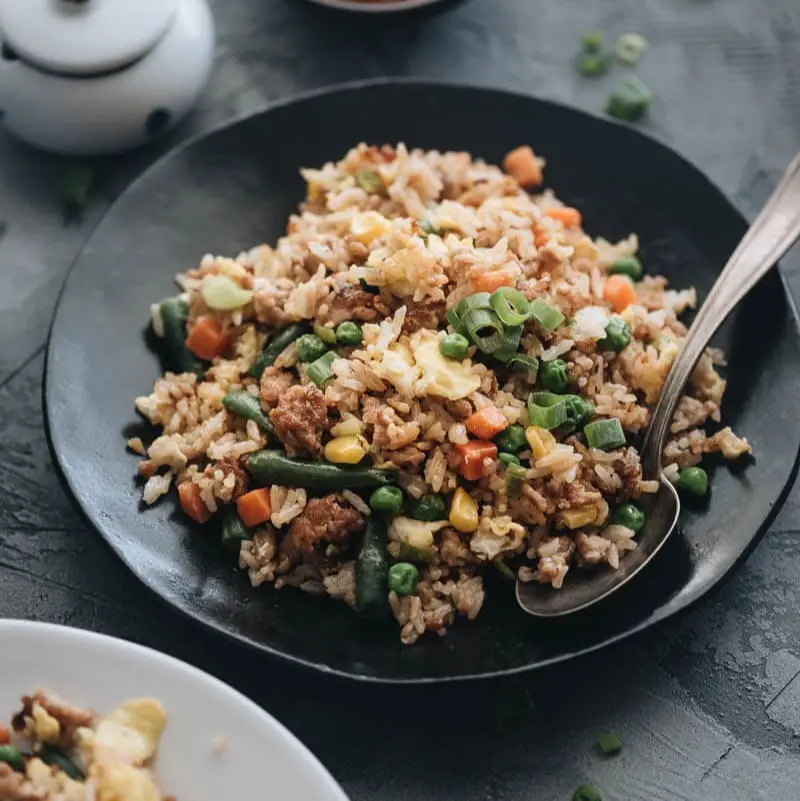 Hình ảnh Cơm thịt xay xào rau củ