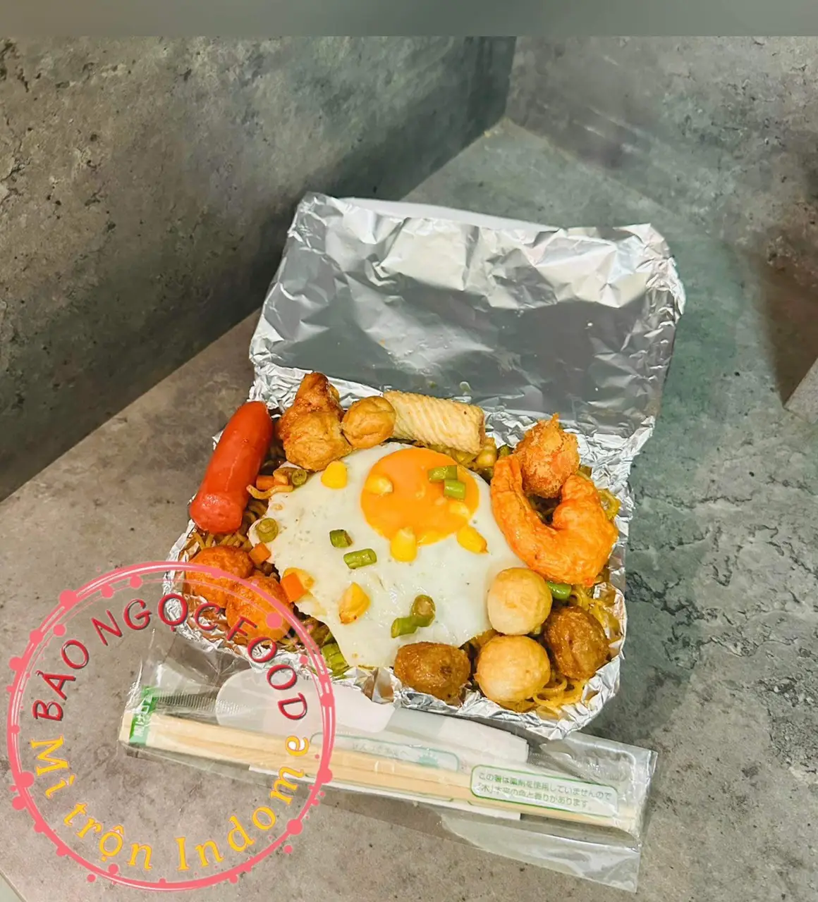 Hình ảnh Mì trộn thập cẩm 2 mì - trứng ốp