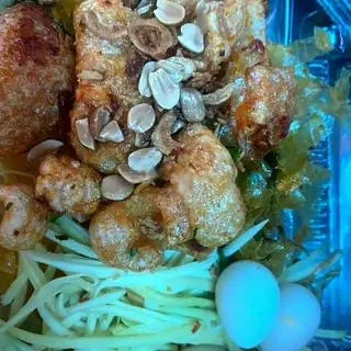 Hình ảnh Bánh tráng trộn da heo