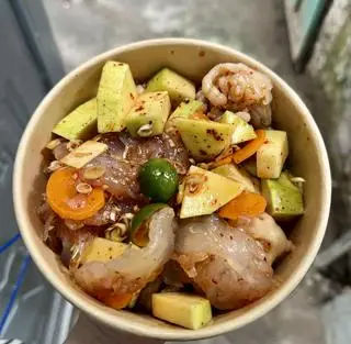 Hình ảnh Mix Chân Gà + Sứa Sốt Thái 