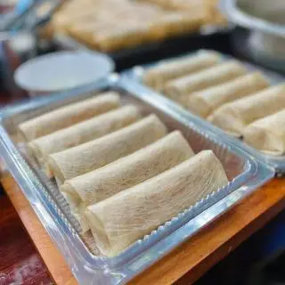 Hình ảnh Chả giò cua bể hộp 15 cái (chưa chiên)