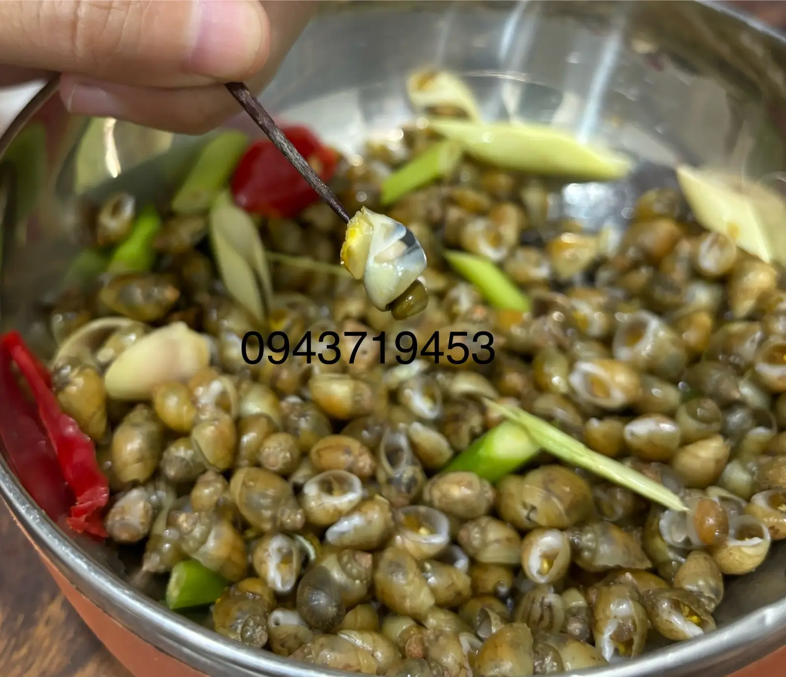 Hình ảnh Ốc Mỡ Méo Xào Sả Ớt