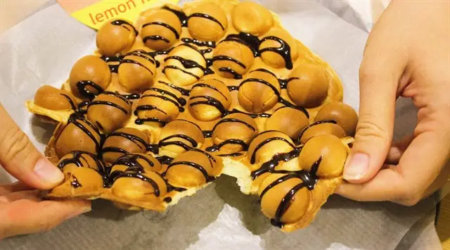 Hình ảnh Bánh Trứng Gà Non ( Sốt Socola )
