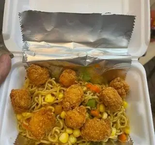 Hình ảnh mì trộn indomie gà popcorn