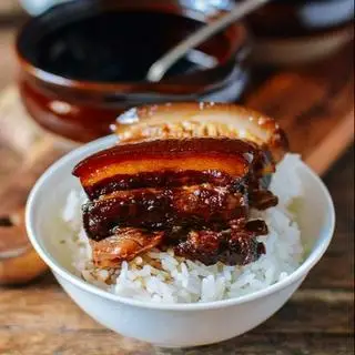 Hình ảnh Cơm thịt kho tàu