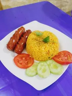Hình ảnh Cơm chiên xúc xích