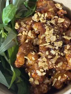 Hình ảnh Chân gà chiên mắm tỏi
