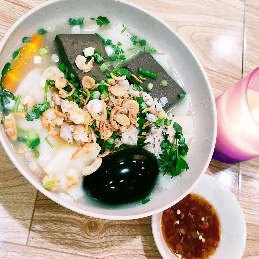 Hình ảnh Hoành thánh lá thập cẩm