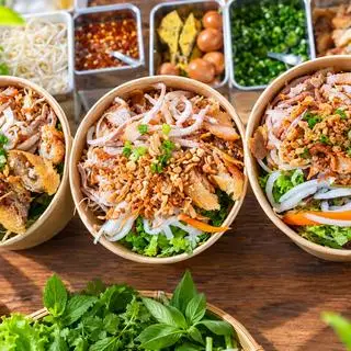 Hình ảnh Bún Bì Thịt Khìa Nước Dừa + Chả Giò