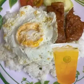 Hình ảnh Cơm sườn nhỏ ốp la (Vị Xá Xíu) + trà tắc 