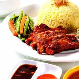 Hình ảnh Cơm Đảo Sườn Trứng Ốp