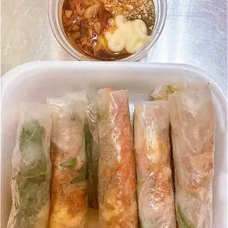 Hình ảnh Bánh tráng cuốn chấm sốt me (10 cuốn)