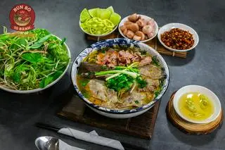 Hình ảnh BÚN BÒ TÁI + NẠM