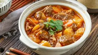 Hình ảnh Cơm bò sốt vang 