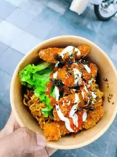 Hình ảnh Mì trộn Gà Xù