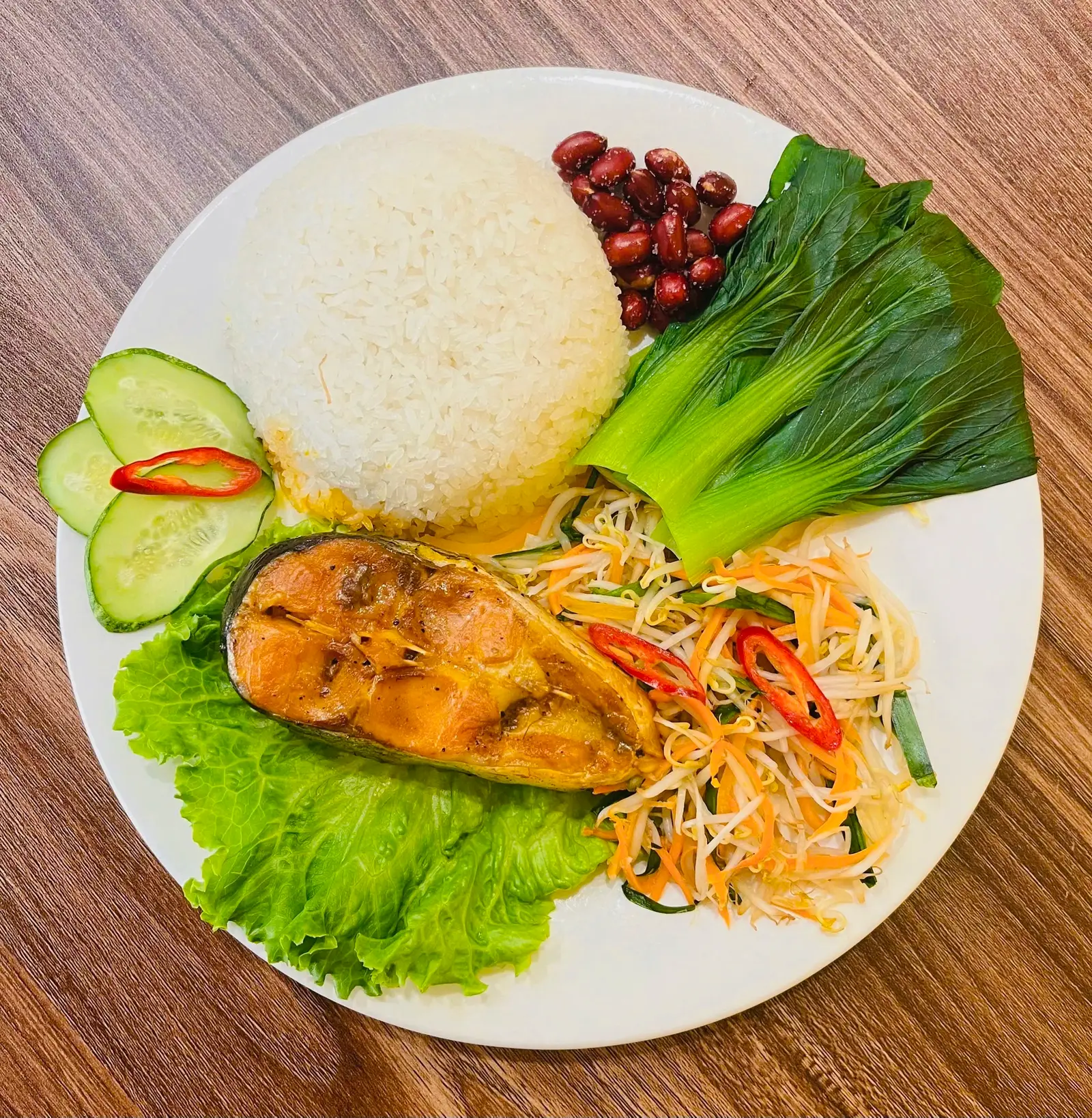 Hình ảnh Cơm cá kho + trứng ốp