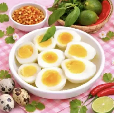 Hình ảnh Trứng Cút Lòng Đào 10 Trứng