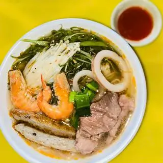 Hình ảnh Bún thái thập cẩm lớn full topping + 1coca hoặc pepsi 320ml