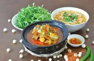 Hình ảnh Thố bánh canh đầu cá