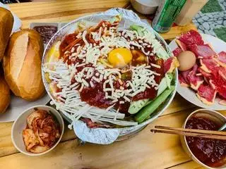 Hình ảnh Bò - hàu (2-3ng) chưa nấu chín (ko kèm bánh mì)