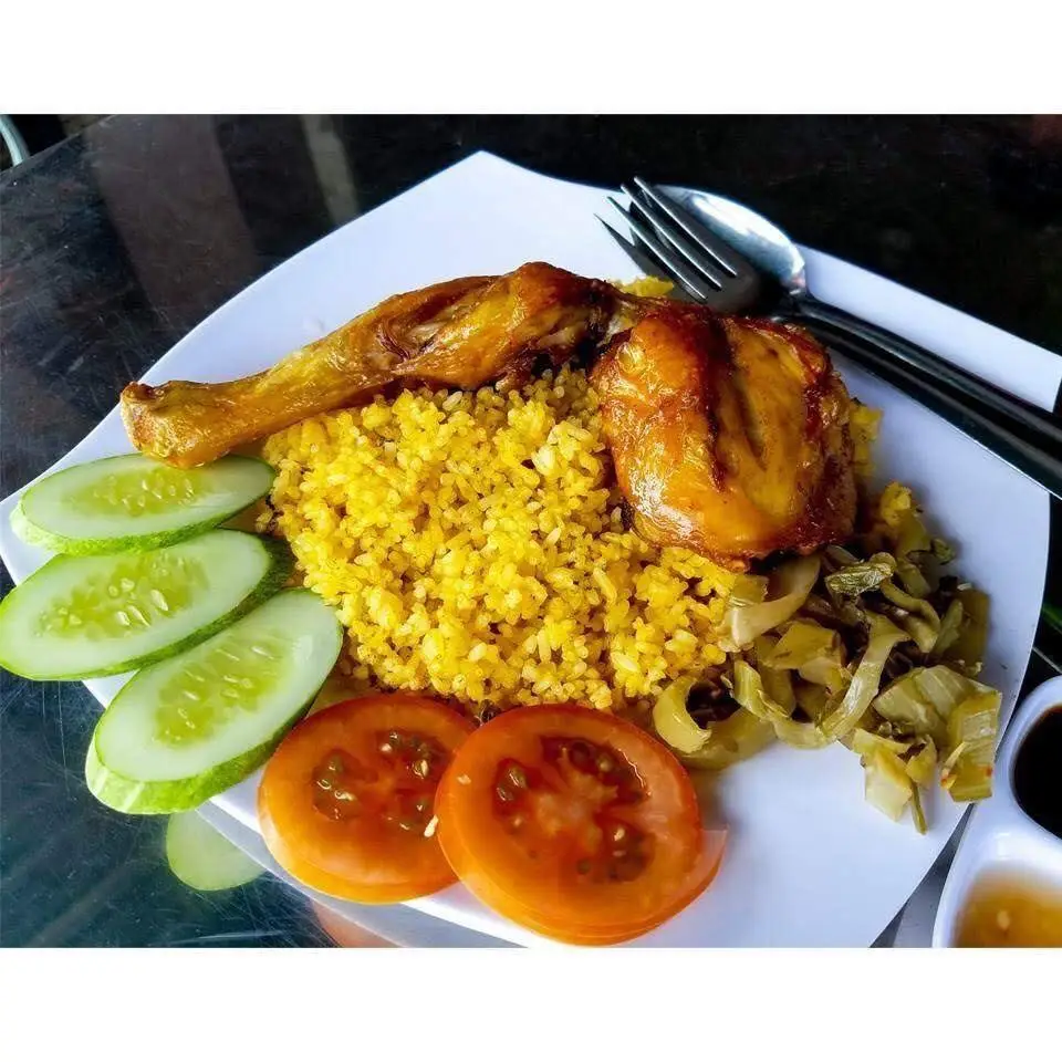 Hình ảnh Cơm đùi gà góc tư
