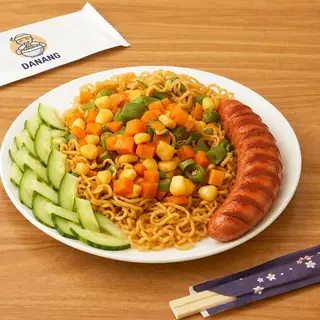 Hình ảnh Mì trộn xúc xích