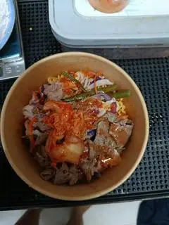 Hình ảnh mì cay trộn bò