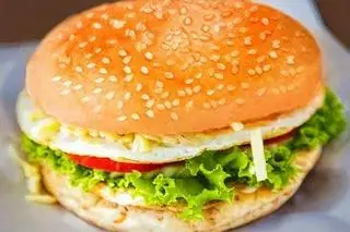 Hình ảnh Hamburger tôm trứng