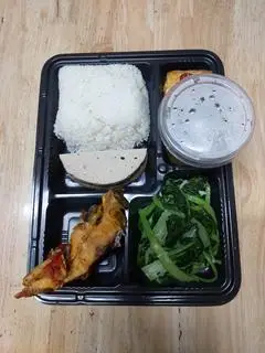 Hình ảnh Cơm Giò Lụa Và Cá Sốt Cà Chua
