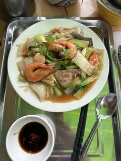 Hình ảnh Hủ tiếu xào thập cẩm nước sốt