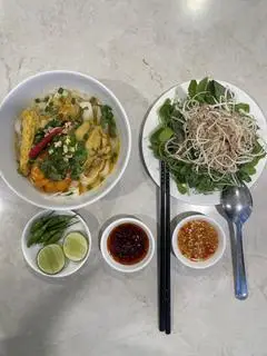 Hình ảnh Mì Quảng tôm - sườn - trứng cút