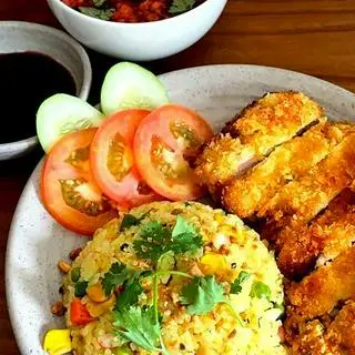 Hình ảnh Cơm heo chiên xù sốt tương