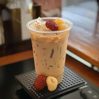 Hình ảnh Trà sữa nhãn táo đỏ