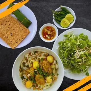 Hình ảnh Mì Quảng  Thịt Heo + Trứng Cút 