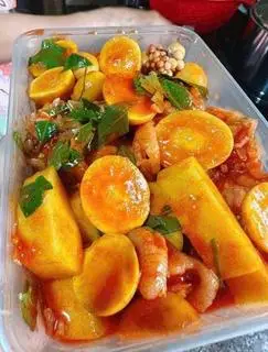 Hình ảnh Chân Gà Mix Mề Gà Sốt Thái 