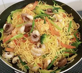 Hình ảnh Mực xào mì 