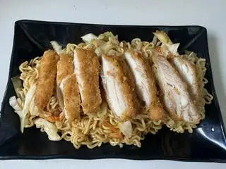 Hình ảnh Mì trộn indomie má đùi phi lê