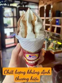 Hình ảnh Kem ốc quế tươi vị socola