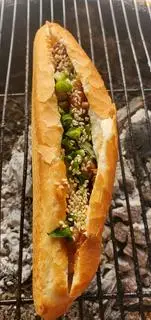 Hình ảnh Bánh mì thịt nướng